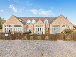 Hoone, kus puhkemaja asub