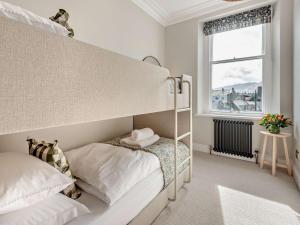 Кровать или кровати в номере 6 Bed in Keswick 94361