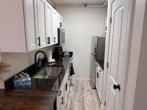 Η κουζίνα ή μικρή κουζίνα στο Aqua Amour Studio