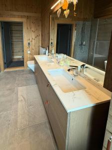 Φωτογραφία από το άλμπουμ του Luxurious Log Cabin At Mostertoppen σε Øyer +32 φωτογραφίες