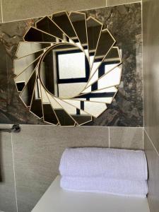 Phòng tắm tại Luxurious 6 bed 6 baths in Sunridge - 2299