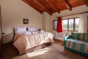 Ένα ή περισσότερα κρεβάτια σε δωμάτιο στο Bujtina Tushaj