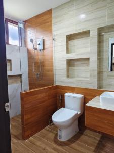 Ένα μπάνιο στο The Holiday Garden View +27 φωτογραφίες