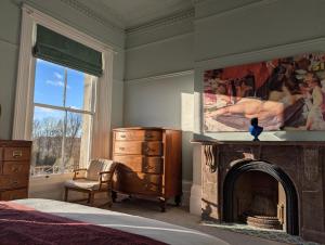 En eller flere senge i et værelse på Luxury 1 bed apartment by Dover Castle spacious can sleep 4