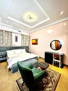 Giường trong phòng chung tại Avrum Apartments +6 ảnh