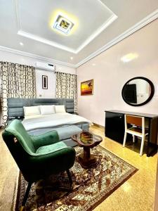 Khu vực ghế ngồi tại Avrum Apartments