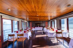 Εστιατόριο ή άλλο μέρος για φαγητό στο Freedom Cruise Ha Long Bay - Lan Hạ Bay