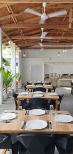 Restaurace v ubytování Paradise Palms - Guest House