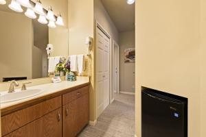 Koupelna v ubytování River Ridge 323B home