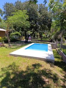 Bazén v ubytování Nuestra Casa en Paso nebo v jeho okolí