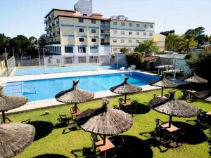 Hồ bơi trong/gần Hotel Bel Sur