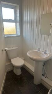 Koupelna v ubytování 1 Double Bedroom-Shared House-Stonehouse-Stroud-Room 3