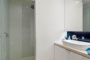 Et badeværelse på 9/4 The Esplanade, Cowes - Cscape + 6 billeder