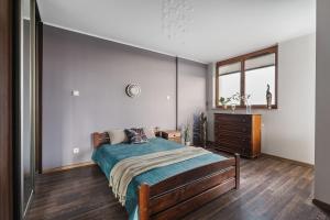 Ένα ή περισσότερα κρεβάτια σε δωμάτιο στο Apartment 60 m with a panoramic terrace 11th floor