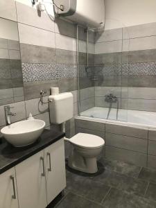 Phòng tắm tại Huszonnyolcpera