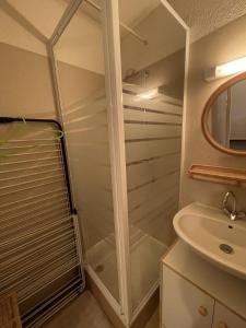 Ένα μπάνιο στο Studio porte du sud