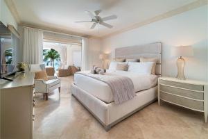 Giường trong phòng chung tại St, Peter's Bay 211 2 bed apts +8 ảnh