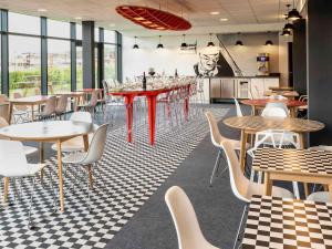 Un restaurant sau alt loc unde se poate mânca la ibis Styles Le Mans Sud Mulsanne