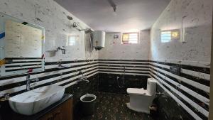 Ένα μπάνιο στο Niksh Farm Stay +22 φωτογραφίες