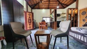 Χώρος καθιστικού στο Niksh Farm Stay