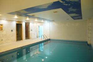 Πισίνα στο ή κοντά στο Erbil Platinum Hotel