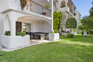 Zahrada ubytování Modern apartment near the beach in Riviera del Sol