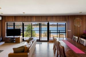 Χώρος καθιστικού στο Bonnie Dawn - Bonnie DOon