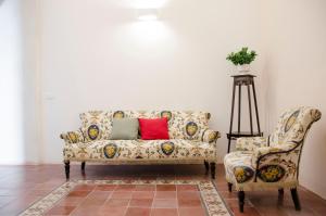 Φωτογραφία από το άλμπουμ του Garibaldi Rooms, Boutique Stay in Val di Noto with Piazza & Church Views σε Rosolini