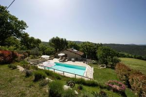 Πισίνα στο ή κοντά στο Historic Farmhouse In The Tuscan Hills