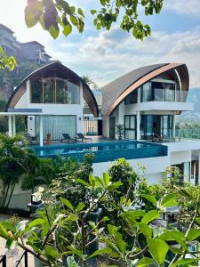 Το κτήριο όπου στεγάζεται  η βίλα