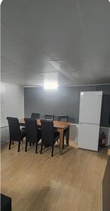 Η κουζίνα ή μικρή κουζίνα στο Aurora Rooms