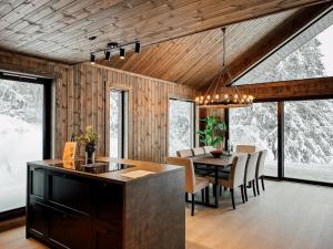 Imagine din galeria proprietății Modern Cabin With Mountain View By Syningtoppen în Torpo