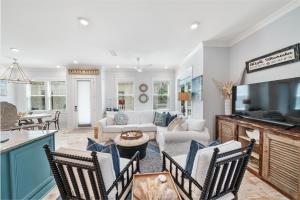 Μια τηλεόραση ή/και κέντρο ψυχαγωγίας στο Beautiful Adventure l Dog-Friendly l Near Big Chill l Resort Pool