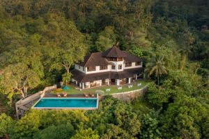 Πισίνα στο ή κοντά στο Coffee Bungalow Kandy