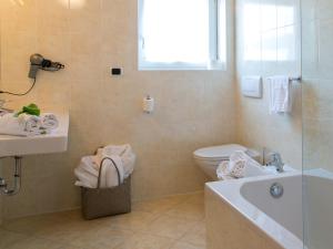 Koupelna v ubytování Hotel Blitzburg