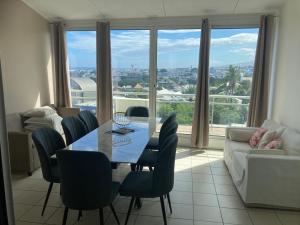 Posezení v ubytování Horizon - Duplex classé 3 étoiles vues mer et montagne à Terre Sainte + 15 fotografií