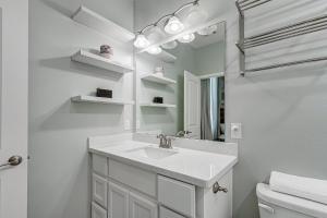 Koupelna v ubytování Casa Chillax + 38 fotografií