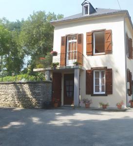 Το κτήριο όπου στεγάζεται  η παραθεριστική κατοικία