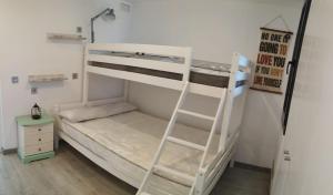 Ένα ή περισσότερα κρεβάτια σε δωμάτιο στο Atico de Lux Zahara +8 φωτογραφίες