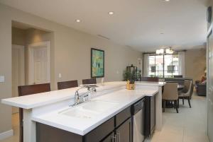 Φωτογραφία από το άλμπουμ του Impressively designed and decorated 3rd-floor space overlooking pool in Coco σε Coco +18 φωτογραφίες