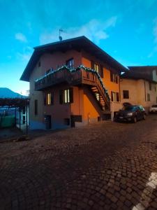 Το κτήριο όπου στεγάζεται  το διαμέρισμα