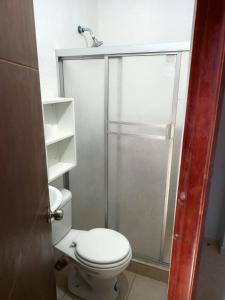 Ένα μπάνιο στο Departamento Comuna San José +33 φωτογραφίες