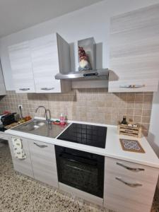 Nhà bếp/bếp nhỏ tại La casa di Claudia - Certaldo +7 ảnh