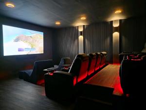 Χώρος καθιστικού στο Timeless-Texas-Inn - Heated Pool Oasis & Lux Vibe