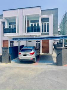 Tòa nhà nơi căn hộ tọa lạc