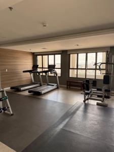 Fitness centrum a/nebo fitness zařízení v ubytování Flat Mercure São Caetano Perfeito para sua Estadia