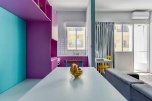 Χώρος καθιστικού στο The Pop House 2-BR Apartment in Mar Mkhayel +13 φωτογραφίες