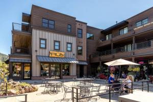 Το κτήριο όπου στεγάζεται  το διαμέρισμα