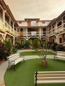 O grădină în afara Pousada Tropicalia