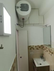 Ένα μπάνιο στο View +1 φωτογραφίες